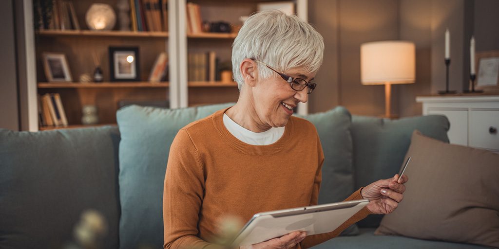 older women online shopping with credit card